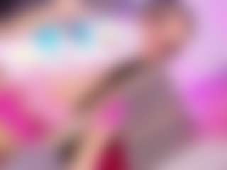 Live cam show with Ninaa-Keyli - Tease on Camsoda