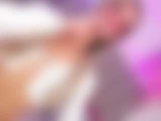 Show de cam en vivo con Ninaa-Keyli - Facial Piercings en Camsoda