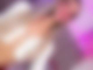Show de cam en vivo con Ninaa-Keyli - Tiny Tits en Camsoda