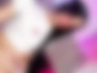 Show de cam en vivo con Ninaa-Keyli - Tease en Camsoda