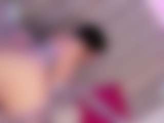 Live cam show with Ninaa-Keyli - Tease on Camsoda