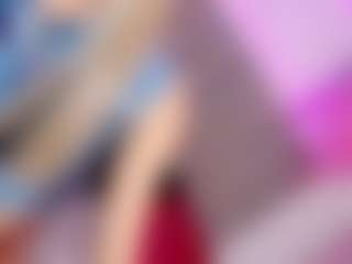 Live cam show with Ninaa-Keyli - Tiny Tits on Camsoda