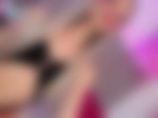 Live cam show with Ninaa-Keyli - Tease on Camsoda