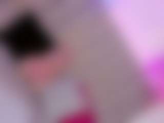 Live cam show with Ninaa-Keyli - Average on WildCum