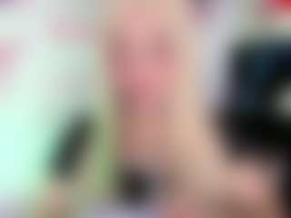 Live cam show with CattrionaMuller - Teen (18+) on Camsoda