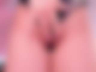 Live cam show with Divine-Madness - Body Massage on SpunkLive