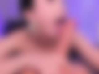 Live cam show with Divine-Madness - Fingers on StripNow