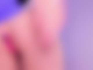 Live cam show with Divine-Madness - Dildo Or Vibrator on Camsoda Late Night