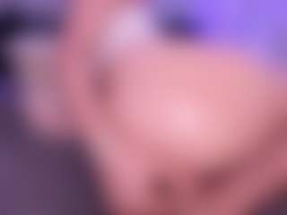 Live cam show with Divine-Madness - Toys on TeamSkeetLive
