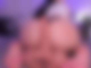 Live cam show with Divine-Madness - Bikini on Camsoda