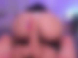 Live cam show with Divine-Madness - Petite Teen (18+) on Latina Girls