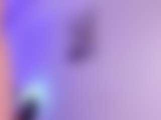 Live cam show with Divine-Madness - Flashing on Camsoda