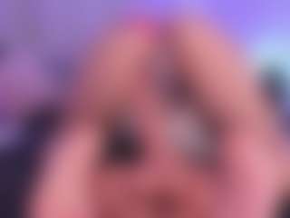 Live cam show with Divine-Madness - Bedroom on Hubzter Live