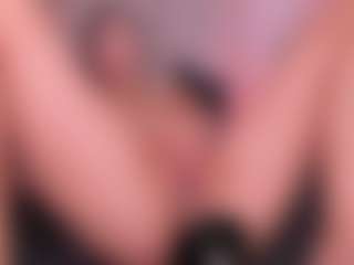Live cam show with Divine-Madness - Fingers on Camsoda