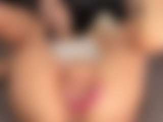 Live cam show with Divine-Madness - Handjob on TeamSkeetLive