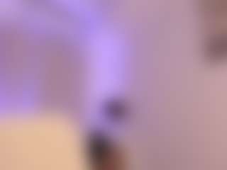 Live cam show with Divine-Madness - Skinny on Camsoda