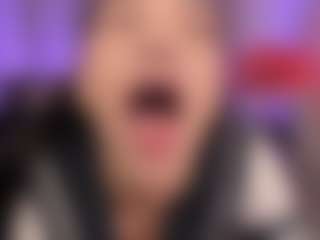 Live cam show with Divine-Madness - Bikini on CamwithHer