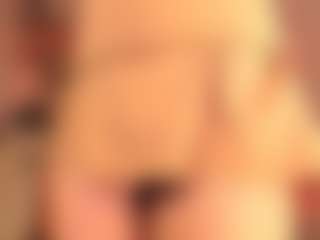 Live cam show with Divine-Madness - Skinny on Camiplay Live