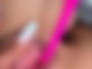 BritneyQuenn18's Live Sex Cam Show