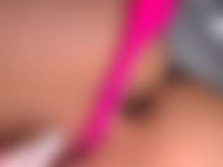 BritneyQuenn18's Live Sex Cam Show