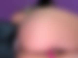 BritneyQuenn18's Live Sex Cam Show