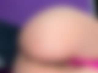 BritneyQuenn18's Live Sex Cam Show