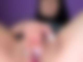 BritneyQuenn18's Live Sex Cam Show