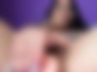 BritneyQuenn18's Live Sex Cam Show