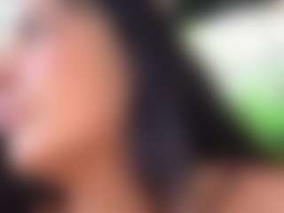 Live cam show with BritneyQuenn18 - Bra on livesuperchat.net