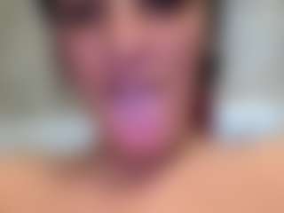 Live cam show with BritneyQuenn18 - Trimmed Ebony on Ass Tok