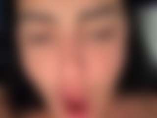 Live cam show with BritneyQuenn18 - Strip on Fling VIP Chat
