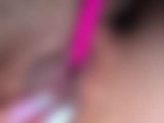 BritneyQuenn18's Live Sex Cam Show