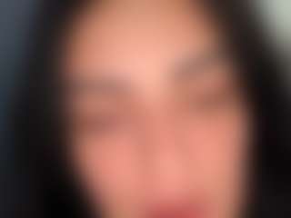 Live cam show with BritneyQuenn18 - Brown Eyes Mature on Chatstar