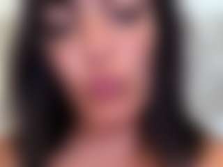 Live cam show with BritneyQuenn18 - Tease on madthumbs
