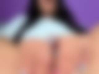 BritneyQuenn18's Live Sex Cam Show