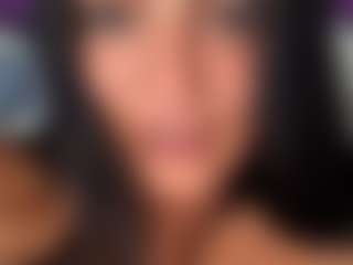 Live cam show with BritneyQuenn18 - Gamer Mature on CamSextacy