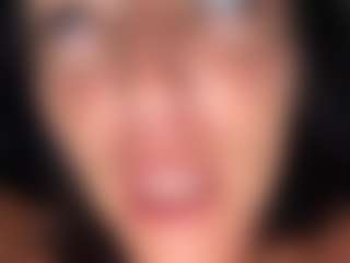 BritneyQuenn18's Live Sex Cam Show
