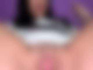 BritneyQuenn18's Live Sex Cam Show