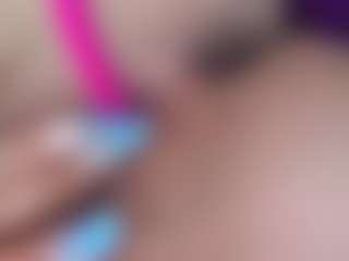 BritneyQuenn18's Live Sex Cam Show