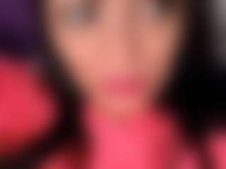 Live cam show with BritneyQuenn18 - Striptease on Fling VIP Chat