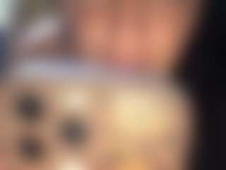BritneyQuenn18's Live Sex Cam Show