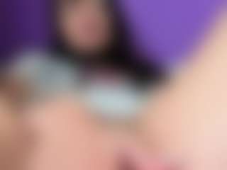 BritneyQuenn18's Live Sex Cam Show