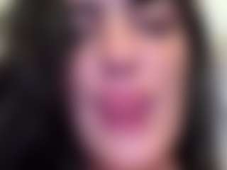 Live cam show with BritneyQuenn18 - Orgasm on madthumbs