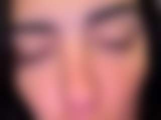 Live cam show with BritneyQuenn18 - Erotic Dance on AdultVida.com