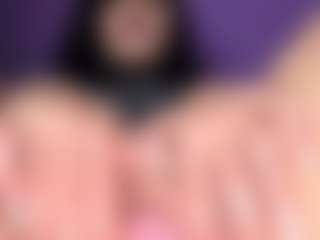 BritneyQuenn18's Live Sex Cam Show