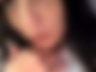 Live cam show with BritneyQuenn18 - Shaved Pussy on TastyBlacksLive