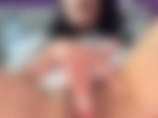 BritneyQuenn18's Live Sex Cam Show