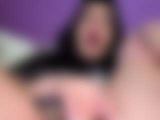 BritneyQuenn18's Live Sex Cam Show