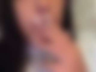 Live cam show with BritneyQuenn18 - Brown Eyes Mature on Camiplay Live