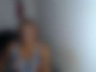 Geicer MILF webcam performer live streaming